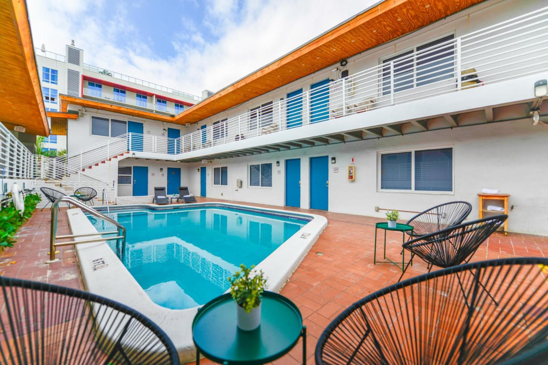 Amazing Balcony Studio At The Beach With Parking -M44 Hollywood Exterior photo