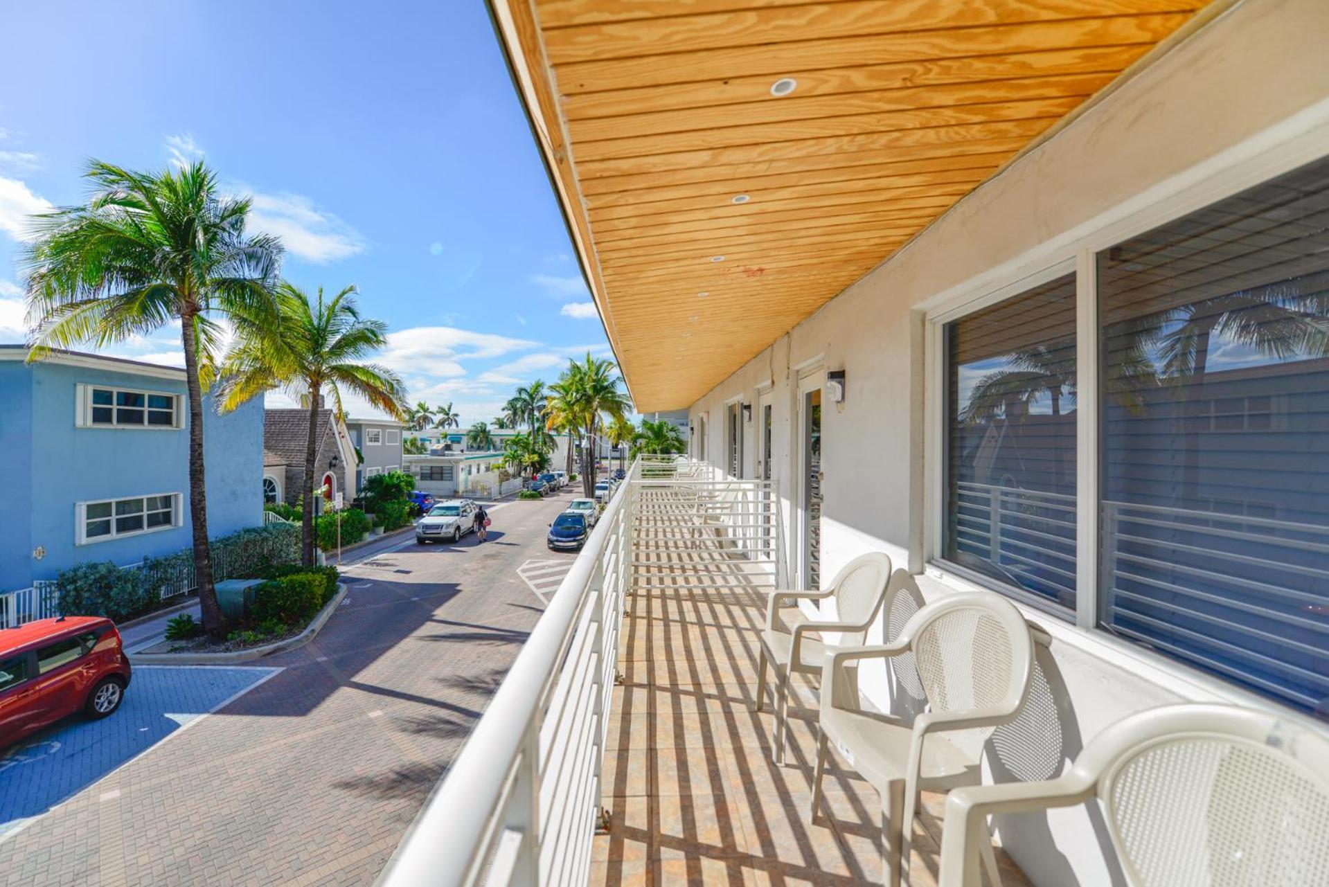 Amazing Balcony Studio At The Beach With Parking -M44 Hollywood Exterior photo